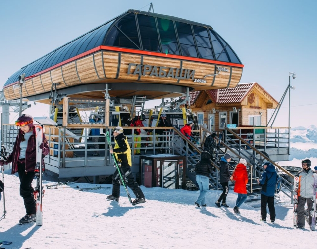 <i>Курорты «Архыз» и «Эльбрус» ждут горнолыжников и туристов с 4 декабря</i>