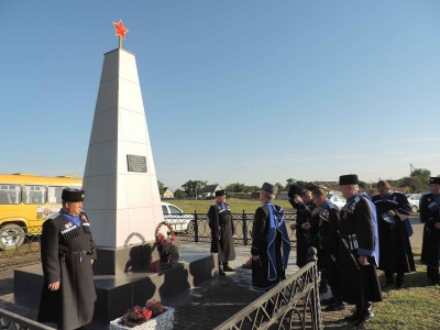 Новоселицких казаков отметили наградами за сохранение памяти о событиях Великой Отечественной войны