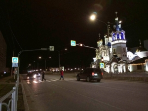 Светофор по требованию пешеходов установили на ул. Перспективной в Ставрополе