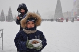 Когда на улице снег и ветер, особенно приятно согреть ребенка горячей кашей