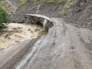 В нескольких районах Дагестана из-за сильных дождей разрушены дороги