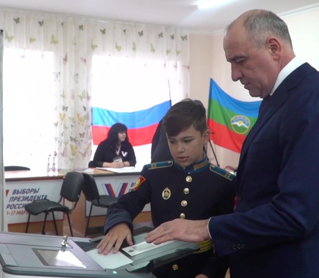 <i>В Карачаево-Черкесии усилили меры безопасности на избирательных участках</i>