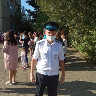 Казаки Ставрополья приняли участие в охране правопорядка во время школьных линеек