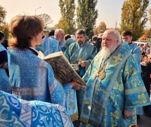 Празднование Покрова Богородицы в Невинномысске: божественная литургия, крёстный ход и основание города