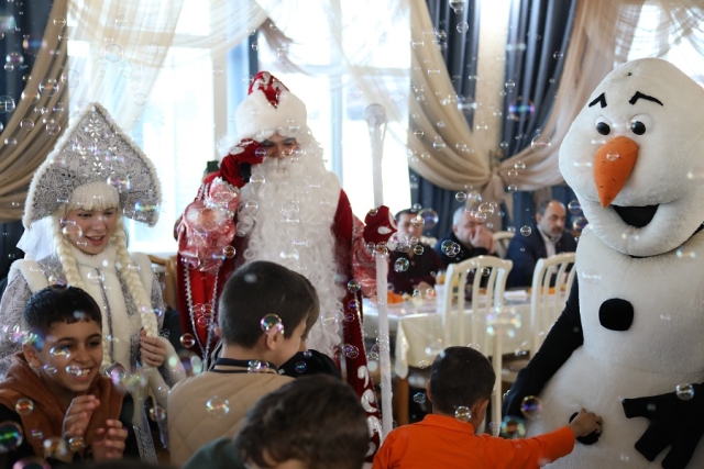 <i>В Махачкале для беженцев-палестинцев устроили праздник</i>