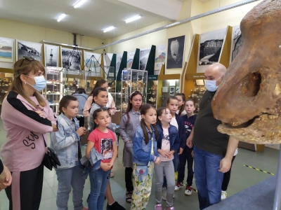 Ставропольский черкесский культурный центр «Адыги» организовал экскурсию по Ставрополю детям из аула КЧР