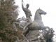 Скульптура Георгия Победоносца и АЗС понравилась фотографу Рейтер