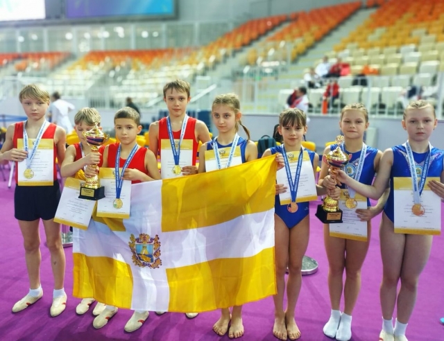 <i>Юные акробаты Ставрополя завоевали 9 наград в Сочи</i>