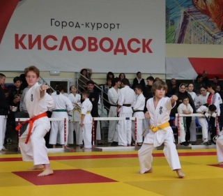 В Кисловодске стартовали Чемпионат и первенство Северного Кавказа по каратэ