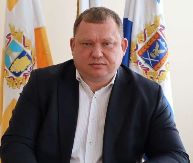 <i>Миненков поздравил главу Предгорья родом из Дагестана с днем рождения</i>