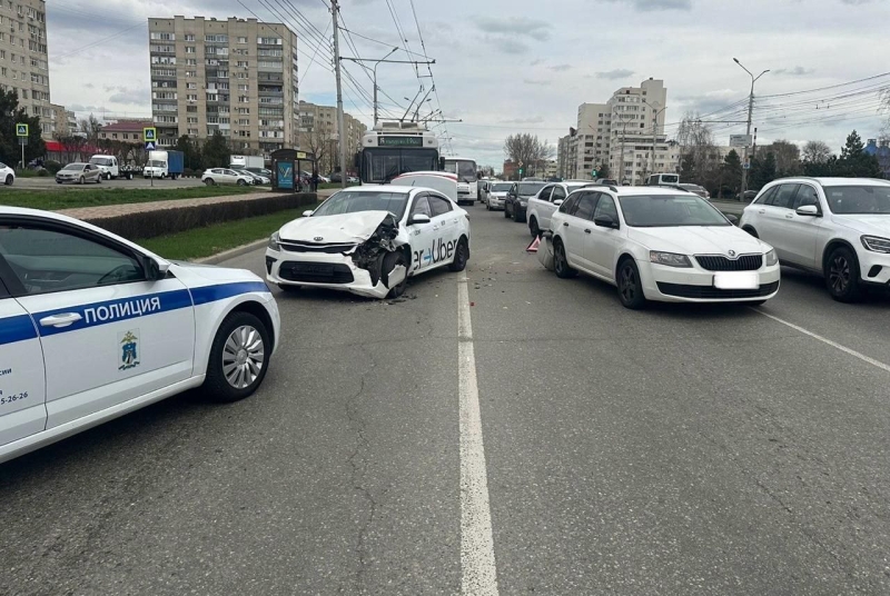 В Ставрополе 19-летняя пассажирка такси получила в ДТП травму лица