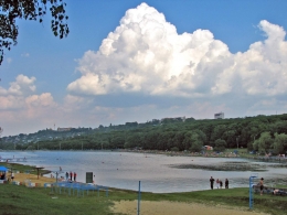 <i>На Комсомольском озере проверяют воду</i>