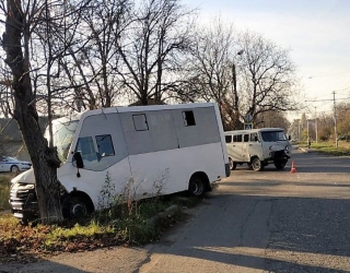 ДТП в Пятигорске с «буханкой» и маршруткой обошлось без последствий для пассажиров