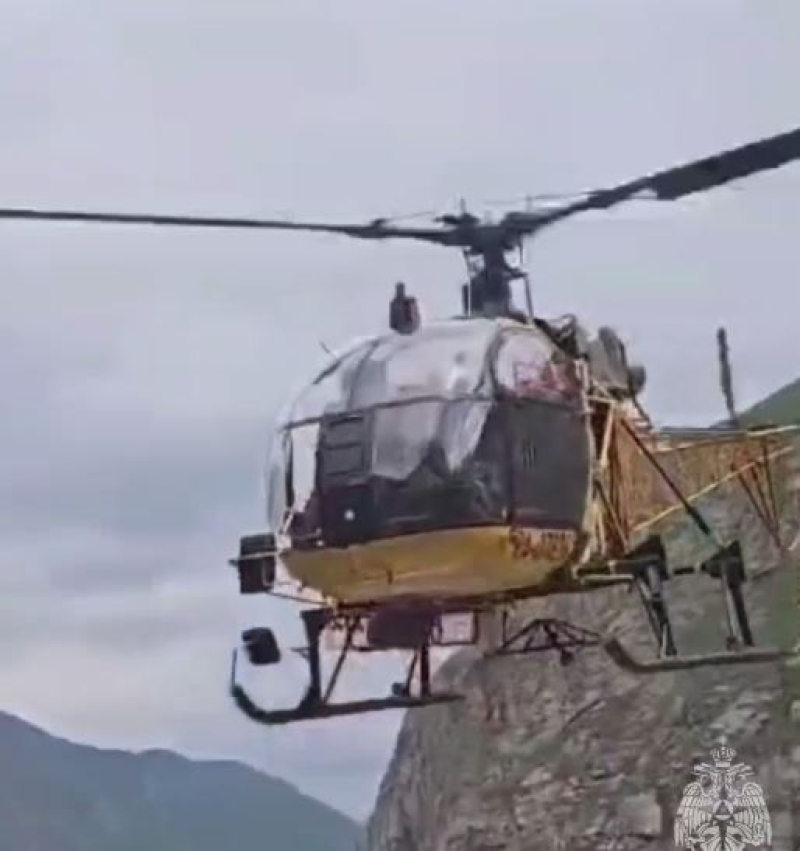 В КБР спасатели не смогли спустить с горы Дыхтау убитого молнией альпиниста