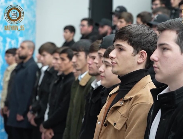 <i>В Чечне открыли филиал Центра военно-спортивной подготовки молодежи. Видео</i>