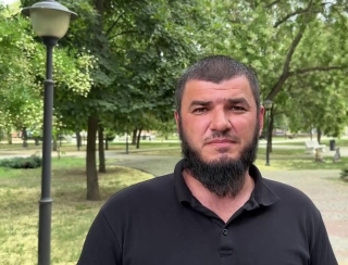 Чеченец принёс извинения за причиненные отдыхающим неудобства на пляже Мариуполя