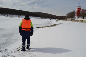 Служба спасения Ставрополя дежурит на главном городском водоеме даже зимой