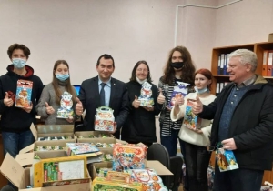 Новый год — это всегда волшебство: политик Роман Амстиславский запустил благотворительную акцию