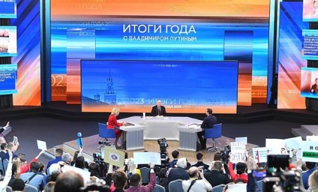 <i>Путин заявил о возможном создании высокоскоростной дороги на Ставрополье</i>