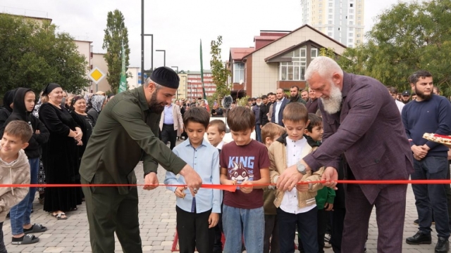 <i>В Ахматовском районе Грозного символично открыли многоквартирный комплекс</i>