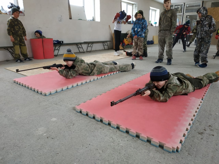 Казачата села Надежда попробовали свои силы в армейском пятиборье