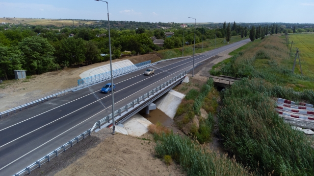 <i>Под Будённовском на автодороге А-167 обновили мост</i>