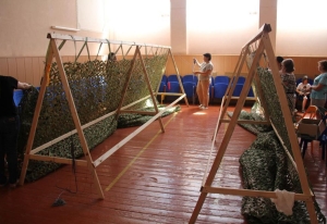 В Красногвардейском округе волонтёры открыли площадку для плетения маскировочных сетей