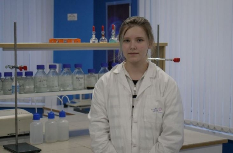 Школьница из Невинномысска прошла в финал Проектной химической олимпиады