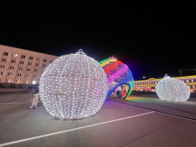 <i>Жители и гости Ставрополя увидят новогоднее обращение Путина на площади Ленина</i>
