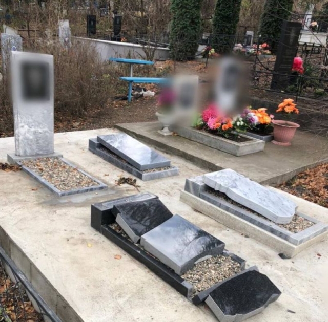 <i>В Предгорном округе Ставрополья вандалы разрушили 21 надгробие на кладбище</i>