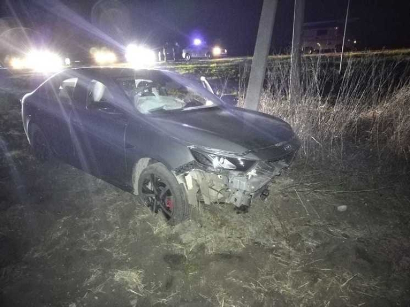 Вблизи Георгиевска гонщик врезался в опору ЛЭП, 26-летний водитель погиб