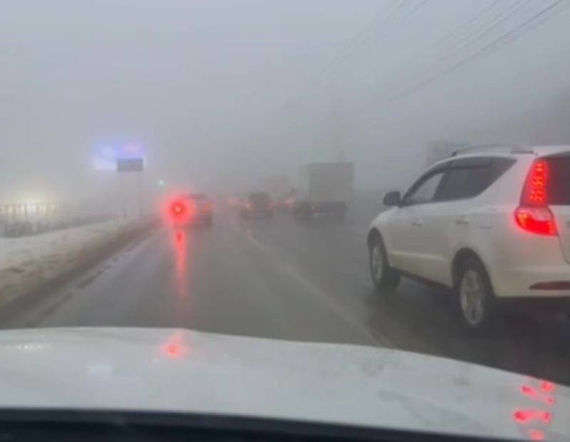 ГИБДД утром 12 января предупредила водителей о сильном тумане в Ставрополе