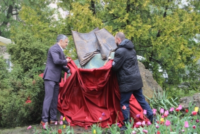 В Ставрополе установили памятник «Осетинскому Казачьему конному дивизиону»