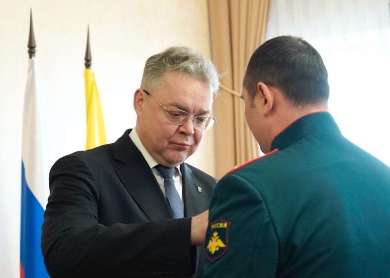 Губернатор Ставрополья вручил первые 11 медалей «За поддержку СВО»