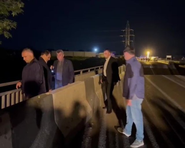 <i>В Северной Осетии из-за обрушения моста через Терек ввели режим ПГ</i>