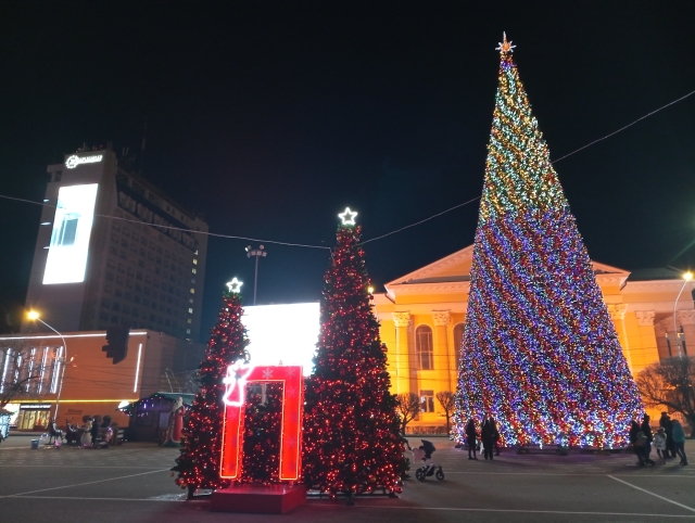 <i>Терем Деда Мороза в Ставрополе посетили пять тысяч детей</i>