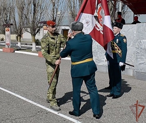 Инженерно-саперному полку Северо-Кавказского округа Росгвардии вручили боевое знамя