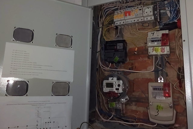 <i>На Ставрополье завершили капремонт электросетей многоквартирного дома в Солуно-Дмитриевском</i>