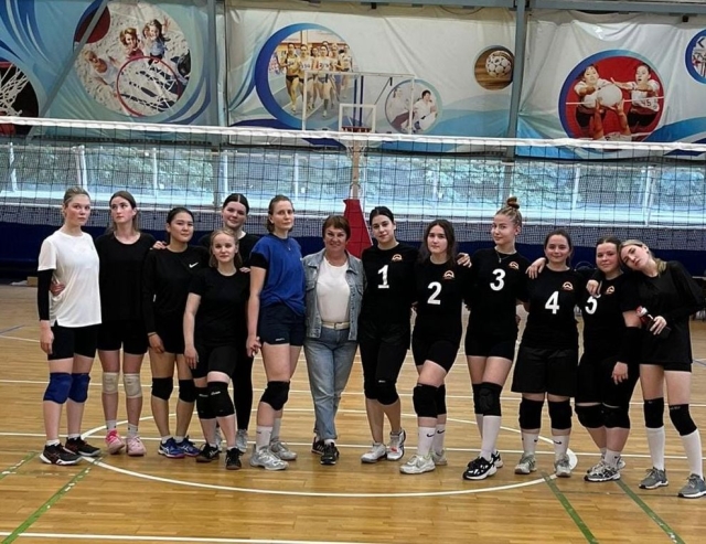 <i>В Ставрополе команды студентов «КомПАС» и «Крепость» сыграли в волейбол</i>