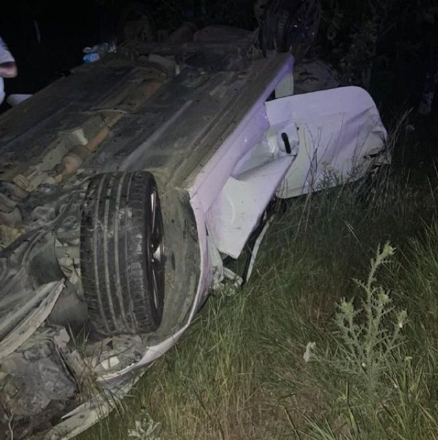 <i>В перевернувшемся Volkswagen Polo в Изобильном погибли двое жителей Кубани</i>