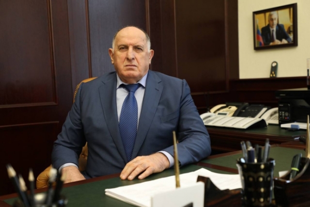 <i>Председатель правительства Дагестана покинул пост для отдыха</i>