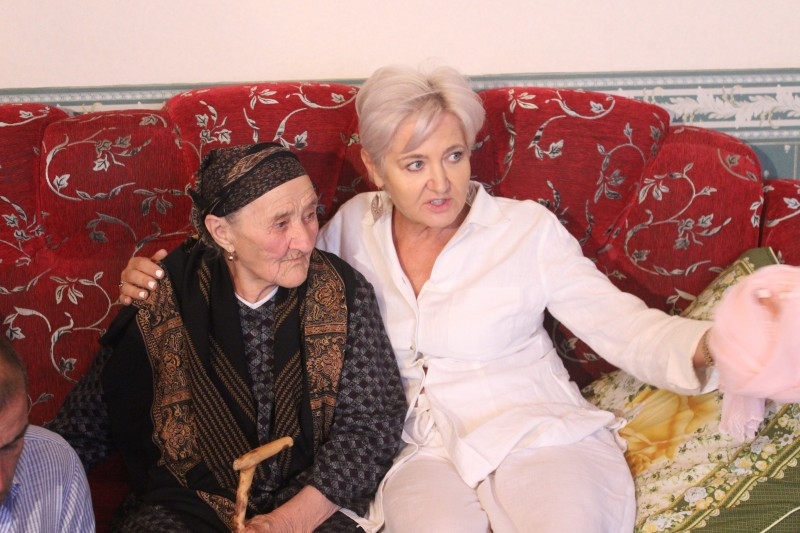Патимат Кадиева в 102 года читает без очков