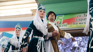 В Карачаево-Черкесии отметили День возрождения карачаевского народа