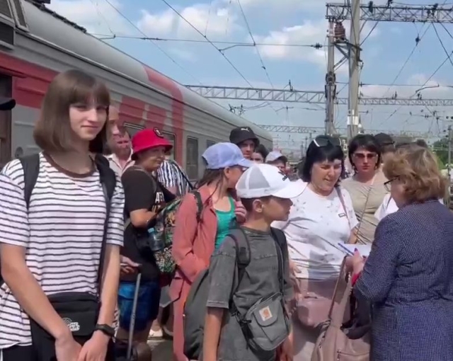 <i>Глава Ингушетии организовал каникулы в Москве для детей из Запорожской области РФ</i>