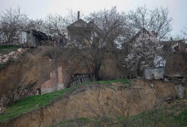 <i>В микрорайоне Капельница Железноводска сошел оползень</i>