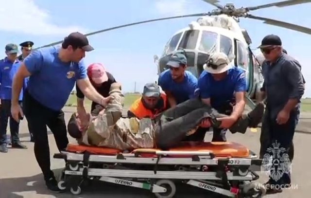 <i>В Дагестане спасатели эвакуировали сорвавшегося в ущелье чабана</i>
