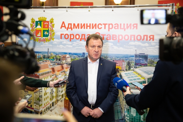 <i>Мэр Ставрополя возглавил медиарейтинг-2022 глав столиц регионов СКФО</i>
