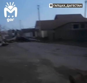 В Дагестане ураганный ветер сорвал крышу со школьного спортзала