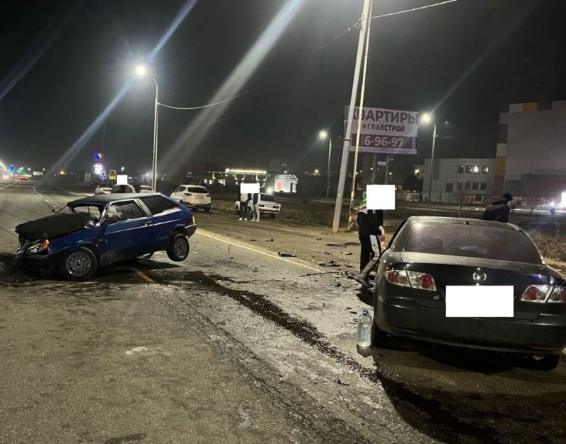 В Невинномысске лихач из КЧР врезался в Мazda на трассе «Кавказ»