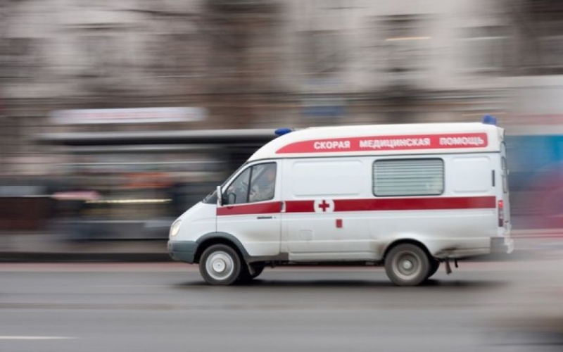 В Грозном водитель иномарки затормозил в неположенном месте и спровоцировал аварию